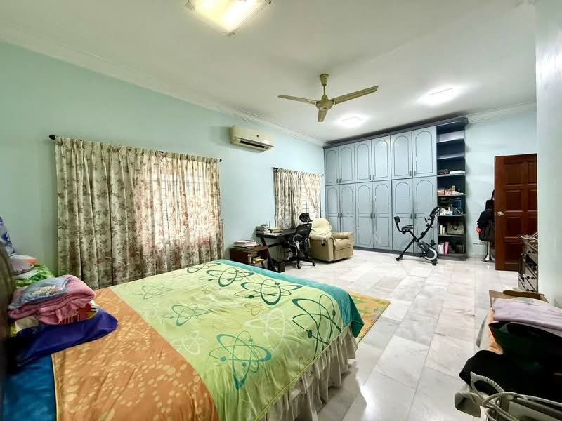 Bungalow for Sale in Taman Kebun Teh (Johor Bahru) - Jong Chen - Bedroom - PropertyGuru.com.my