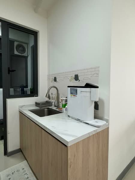 Servis Apartment untuk Disewa di United Point (Residensi Berpadu) - Caydence Chay - Kitchen - PropertyGuru.com.my