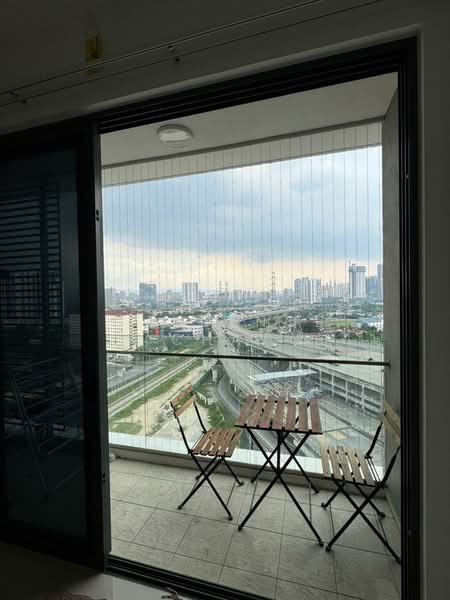 Servis Apartment untuk Disewa di United Point (Residensi Berpadu) - Caydence Chay - Balcony - PropertyGuru.com.my