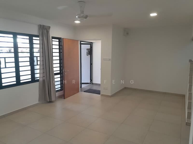 2-storey Terraced House for Rent in Taman Likas (Kota Kinabalu) - Chris Feng - Living Room - PropertyGuru.com.my