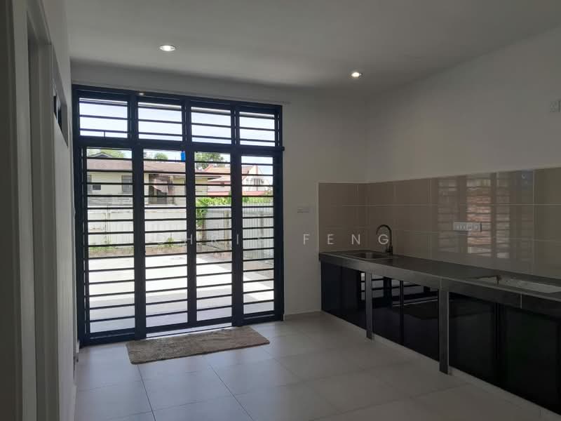 2-storey Terraced House for Rent in Taman Likas (Kota Kinabalu) - Chris Feng - Kitchen - PropertyGuru.com.my