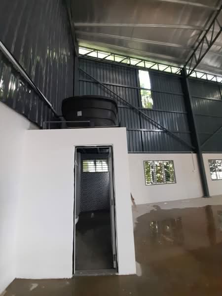 Warehouse for Rent in Salak South (Kuala Lumpur) - Rain Tan - Interior - PropertyGuru.com.my