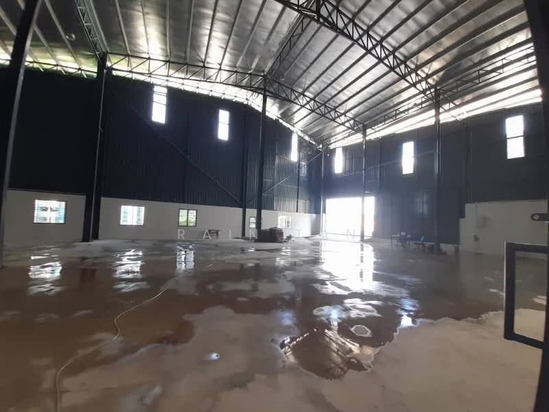 Warehouse for Rent in Salak South (Kuala Lumpur) - Rain Tan - Interior - PropertyGuru.com.my