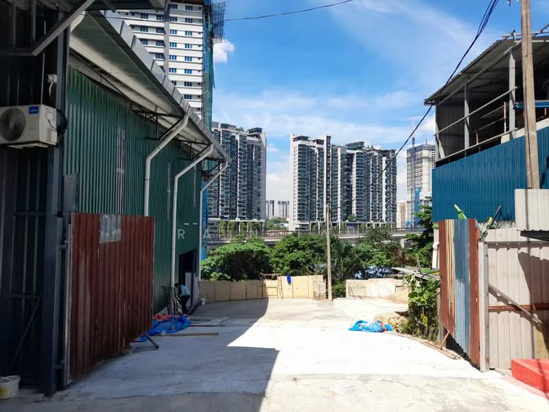 Warehouse for Rent in Salak South (Kuala Lumpur) - Rain Tan - Exterior - PropertyGuru.com.my