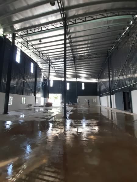 Warehouse for Rent in Salak South (Kuala Lumpur) - Rain Tan - Interior - PropertyGuru.com.my