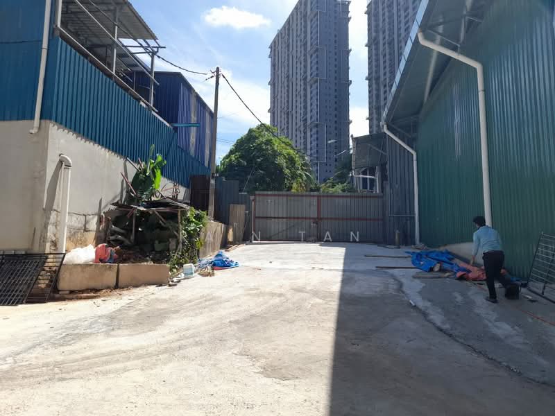 Warehouse for Rent in Salak South (Kuala Lumpur) - Rain Tan - Exterior - PropertyGuru.com.my