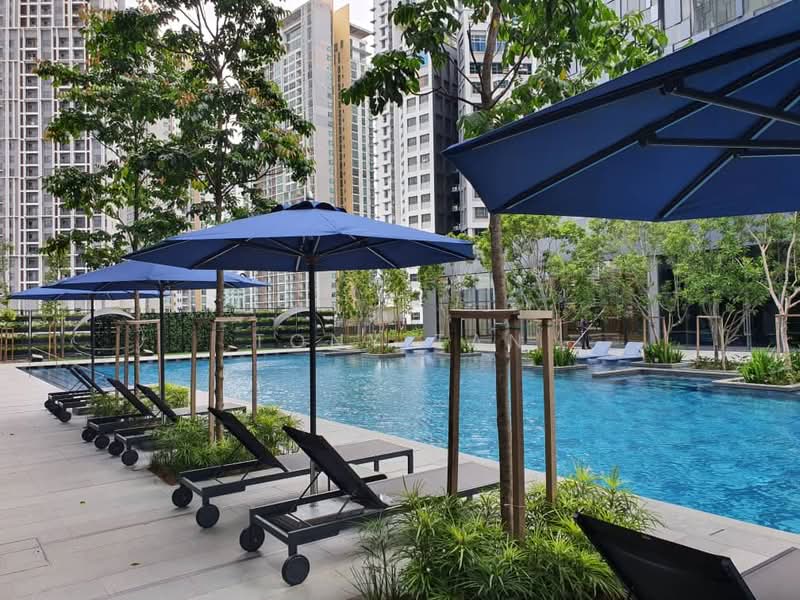 Service Residence for Sale at Star Residences One - Tony Tan - Pool - PropertyGuru.com.my