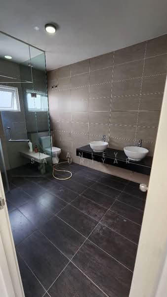 Rumah Teres 3 Tingkat untuk Disewa di Taman Putra Prima (Puchong) - Stanley Savuriyar - Bathroom - PropertyGuru.com.my