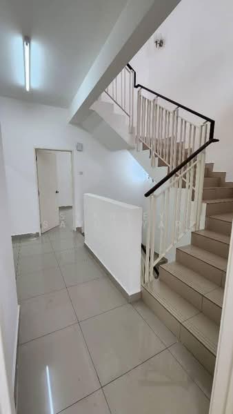 Rumah Teres 3 Tingkat untuk Disewa di Taman Putra Prima (Puchong) - Stanley Savuriyar - Corridor - PropertyGuru.com.my