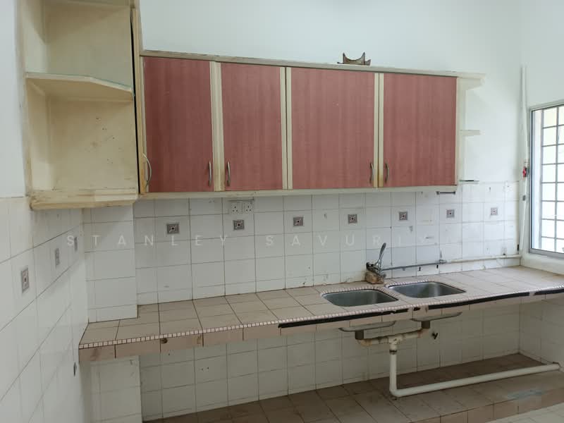 2-storey Terraced House for Sale in Taman Wawasan (Puchong) - Stanley Savuriyar - Kitchen - PropertyGuru.com.my