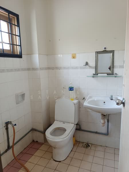 2-storey Terraced House for Sale in Taman Wawasan (Puchong) - Stanley Savuriyar - Bathroom - PropertyGuru.com.my