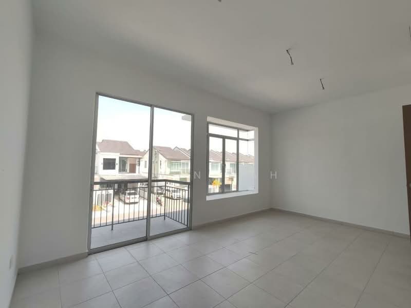 2-storey Terraced House for Sale in Taman Kundang Jaya (Rawang) - Elwin Mah - Living Room - PropertyGuru.com.my