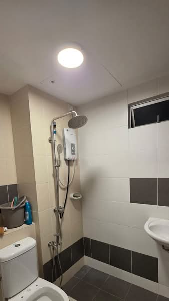 Pangsapuri untuk Disewa di Seri Kasturi Apartments - Edward Chai - Bathroom - PropertyGuru.com.my