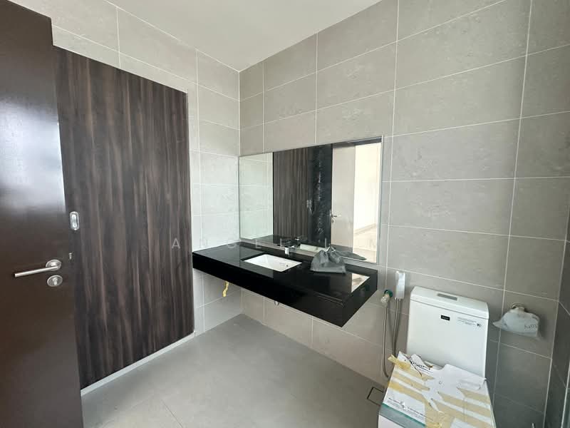 Rumah Berkembar untuk Dijual di Taman Ponderosa (Johor Bahru) - Angel Lim - Bathroom - PropertyGuru.com.my