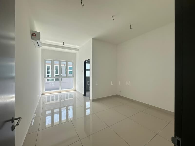 Rumah Berkembar untuk Dijual di Taman Ponderosa (Johor Bahru) - Angel Lim - Living Room - PropertyGuru.com.my