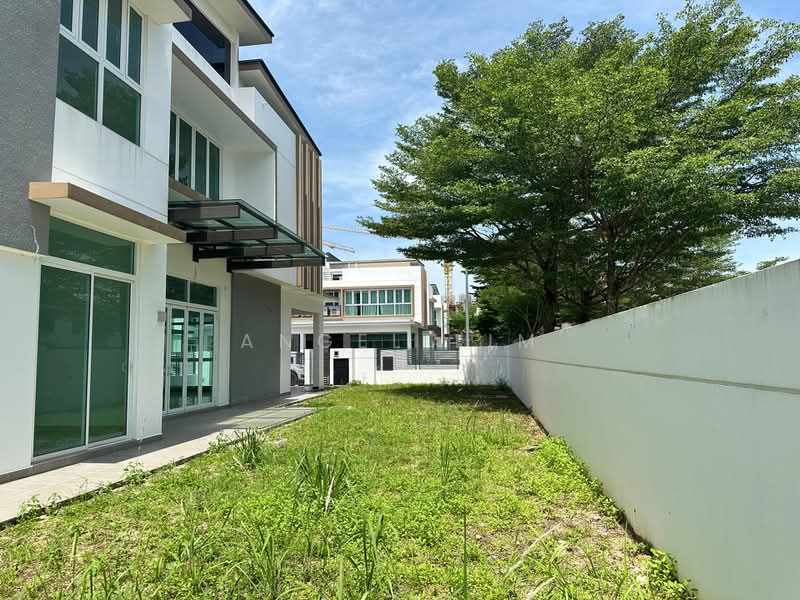 Rumah Berkembar untuk Dijual di Taman Ponderosa (Johor Bahru) - Angel Lim - Exterior - PropertyGuru.com.my