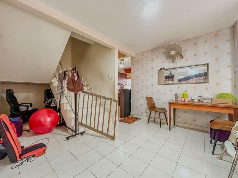 Rumah Teres 2 Tingkat untuk Dijual di Sepang (Selangor) - Aqillah Razali - PropertyGuru.com.my