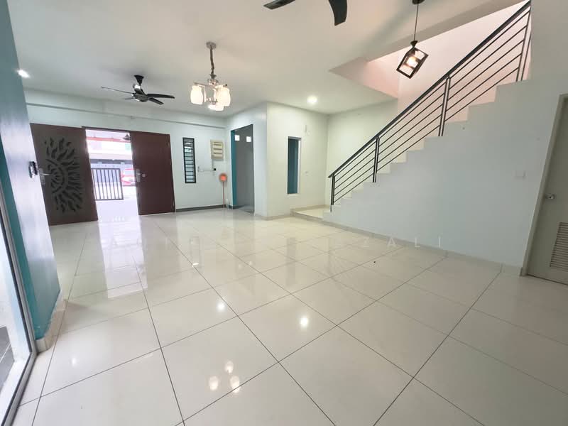 Rumah Teres 2 Tingkat untuk Dijual di Semenyih (Selangor) - Aqillah Razali - PropertyGuru.com.my