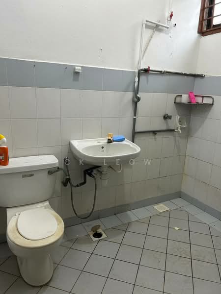 Rumah Teres 2 Tingkat untuk Disewa di Bandar Baru Permas Jaya (Permas Jaya) - Ck Leow - Bathroom - PropertyGuru.com.my