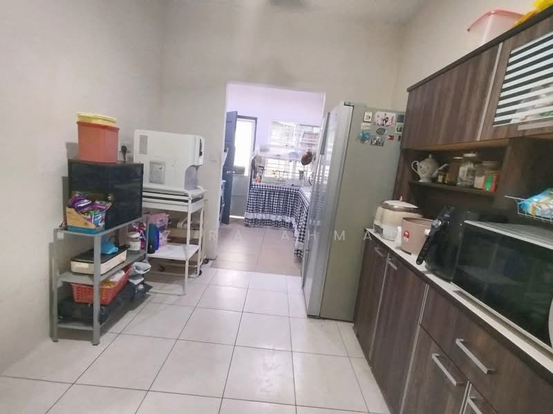 2-storey Terraced House for Sale in Cybersouth (Dengkil) - Azira Ahmad - Kitchen - PropertyGuru.com.my