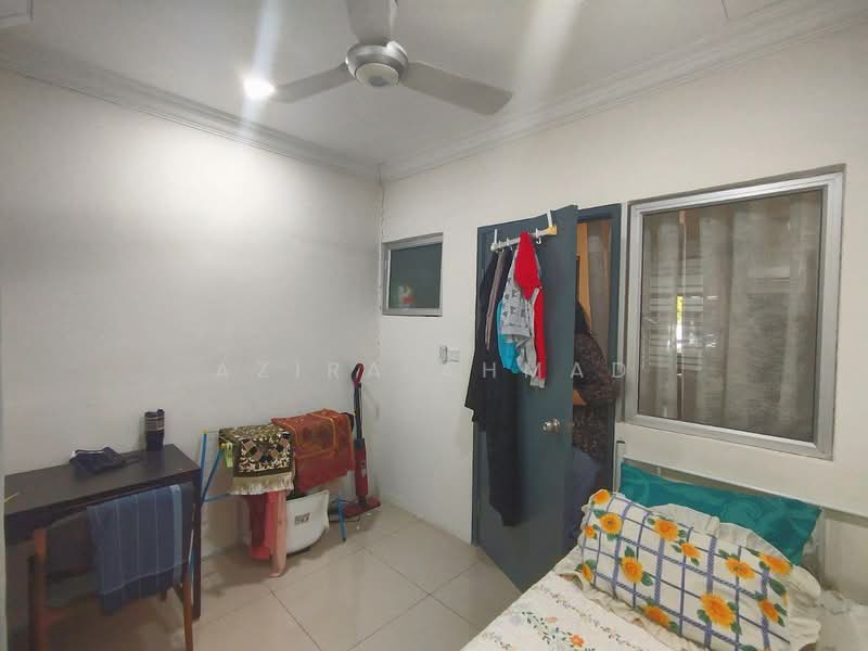 2-storey Terraced House for Sale in Cybersouth (Dengkil) - Azira Ahmad - Bedroom - PropertyGuru.com.my