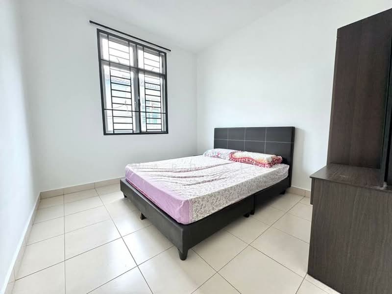 2-storey Terraced House for Sale in Austin (Johor Bahru) - Edward Siow - Bedroom - PropertyGuru.com.my
