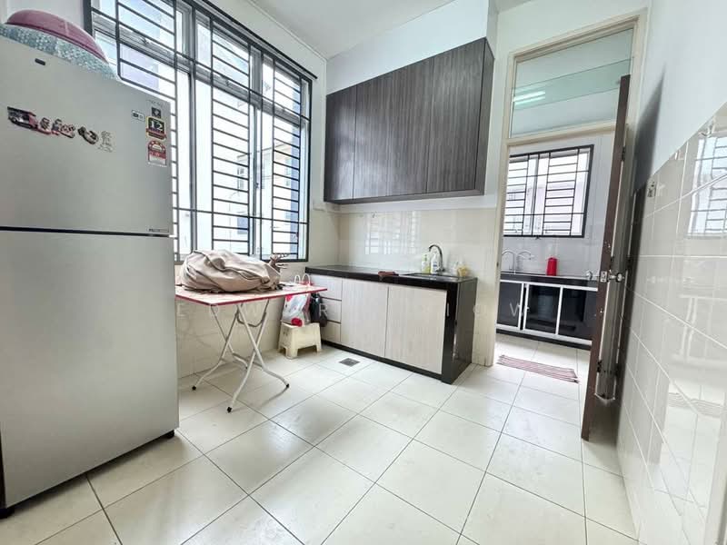 2-storey Terraced House for Sale in Austin (Johor Bahru) - Edward Siow - Kitchen - PropertyGuru.com.my