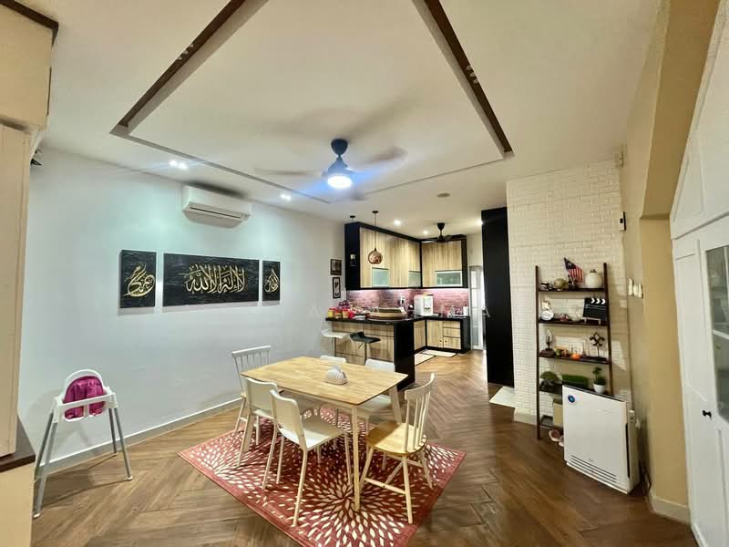 Rumah Teres 2 Tingkat untuk Dijual di Sepang (Selangor) - Azira Ahmad - Dining Room - PropertyGuru.com.my