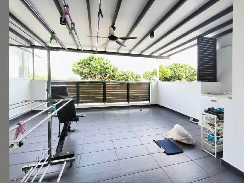 Rumah Teres 2 Tingkat untuk Dijual di Taman Dato Onn (Johor Bahru) - Keith Ching - Balcony - PropertyGuru.com.my