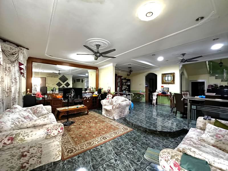 Rumah Teres 2-Tingkat untuk Dijual di Bandar Baru Uda (Tampoi) - Azlina Muslim - Living Room - PropertyGuru.com.my