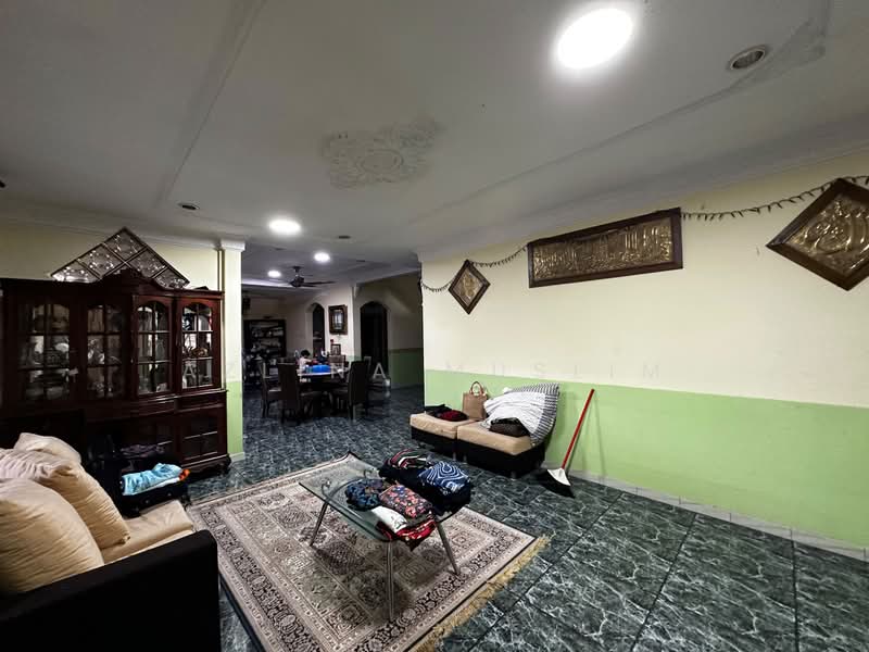 Rumah Teres 2-Tingkat untuk Dijual di Bandar Baru Uda (Tampoi) - Azlina Muslim - Living Room - PropertyGuru.com.my