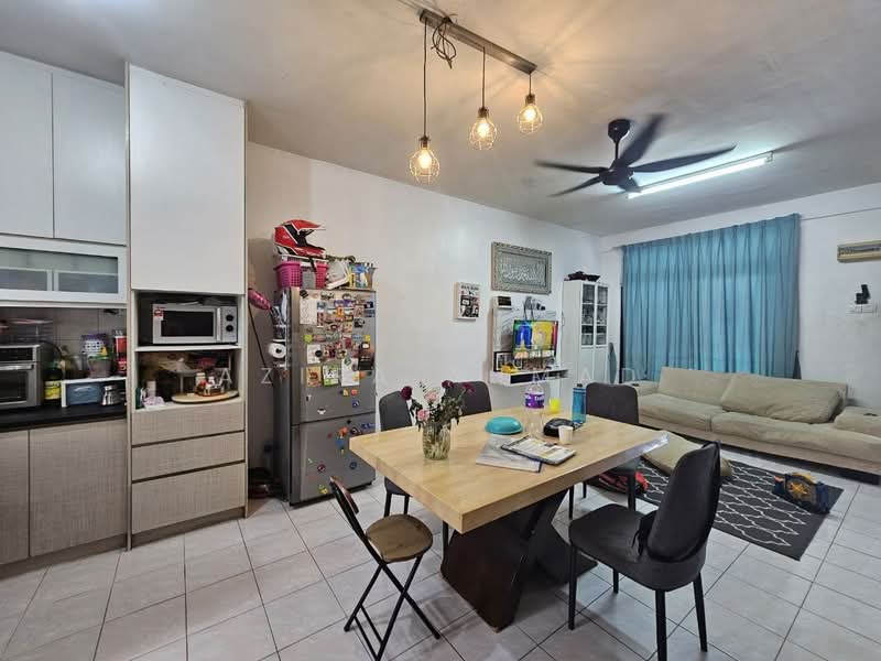 Rumah Teres 2 Tingkat untuk Dijual di Sungai Buloh (Selangor) - Azira Ahmad - Living Room - PropertyGuru.com.my