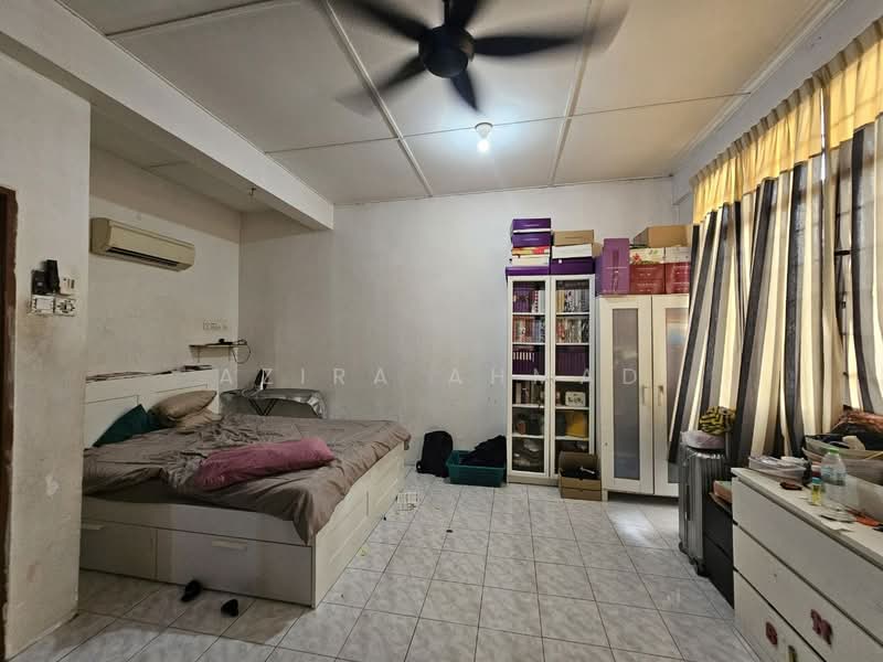 Rumah Teres 2 Tingkat untuk Dijual di Sungai Buloh (Selangor) - Azira Ahmad - Bedroom - PropertyGuru.com.my