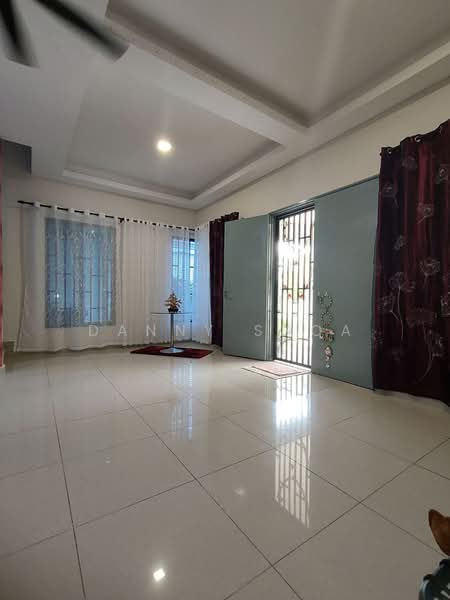 Rumah Banglo untuk Dijual di Seremban (Negeri Sembilan) - Danny Shoa - Living Room - PropertyGuru.com.my