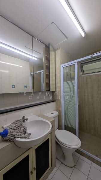 Kondominium untuk Dijual di The Tamarind - Raymond Chiang - Bathroom - PropertyGuru.com.my