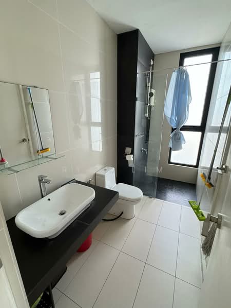 Servis Apartment untuk Disewa di Eco Nest - Rynn Lim - Bathroom - PropertyGuru.com.my