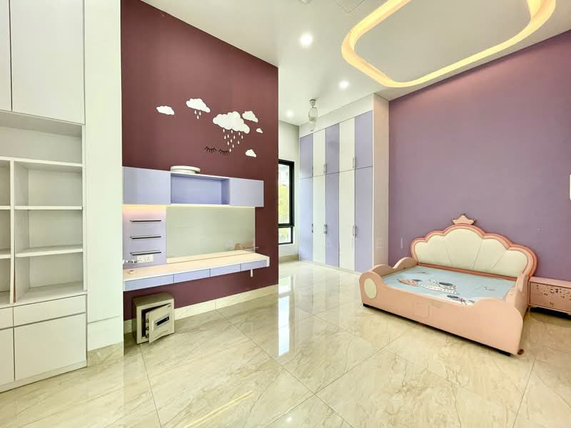 Bungalow House for Sale in Country Heights Damansara (Kuala Lumpur) - Iqbal Rafei - Bedroom - PropertyGuru.com.my