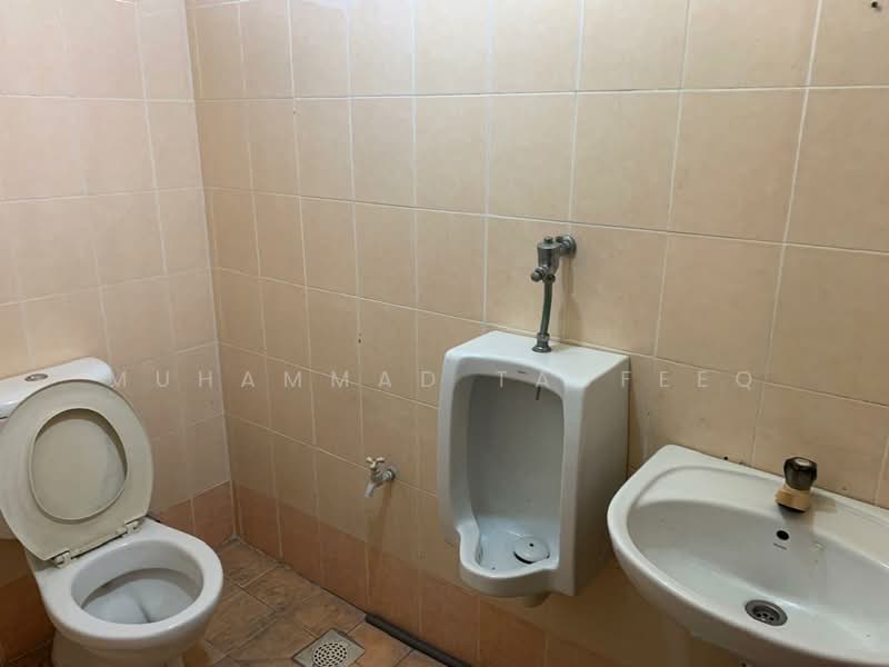 Office for Rent in Petaling Jaya (Selangor) - Muhammad Taufeeq - Bathroom - PropertyGuru.com.my