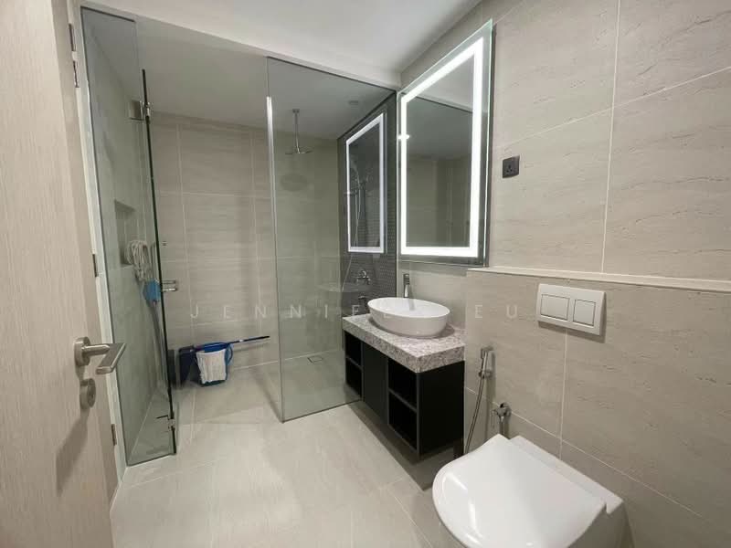 Service Residence for Rent at Star Residences Two - Jennifer Eu - Bathroom - PropertyGuru.com.my