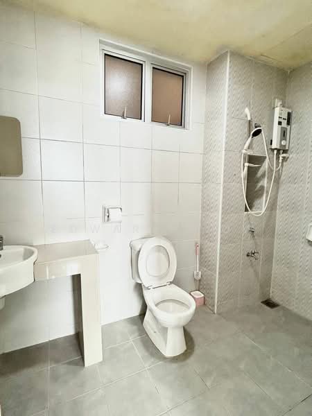 Apartment for Sale at Austin Suites (Permata Austin) - Edward Siow - Bathroom - PropertyGuru.com.my