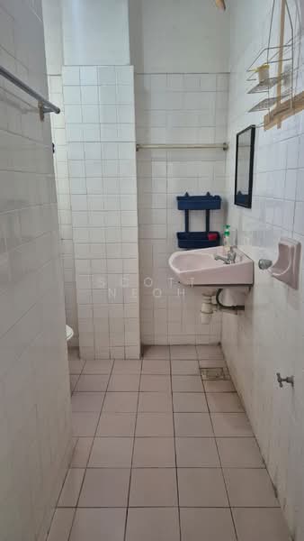 Kondominium untuk Disewa di Teratai Mewah Condominium - Scott Neoh - Bathroom - PropertyGuru.com.my