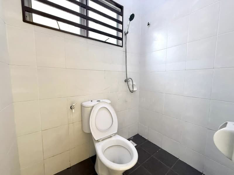 Rumah Teres untuk Disewa di Bandar Putera 2 (Klang) - Philip Chin - Bathroom - PropertyGuru.com.my