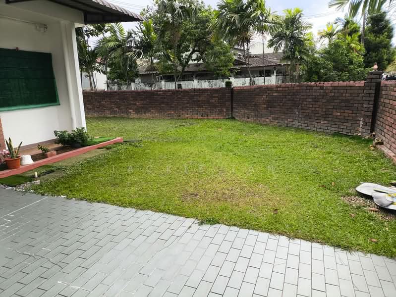 Rumah Teres 1 Tingkat untuk Disewa di Kelana Jaya (Petaling Jaya) - Jackie Tan - Garden - PropertyGuru.com.my