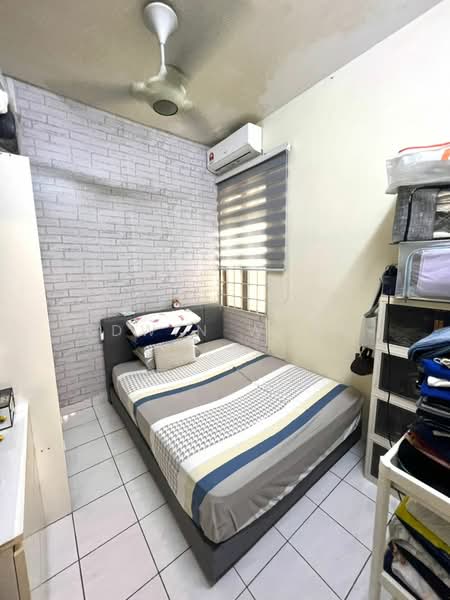 Apartment for Sale at Pangsapuri Merak - Edwin Wong - Bedroom - PropertyGuru.com.my
