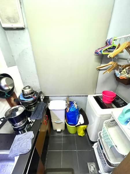 Apartment for Sale at Pangsapuri Merak - Edwin Wong - Kitchen - PropertyGuru.com.my