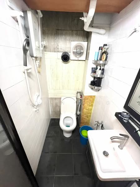 Apartment for Sale at Pangsapuri Merak - Edwin Wong - Bathroom - PropertyGuru.com.my