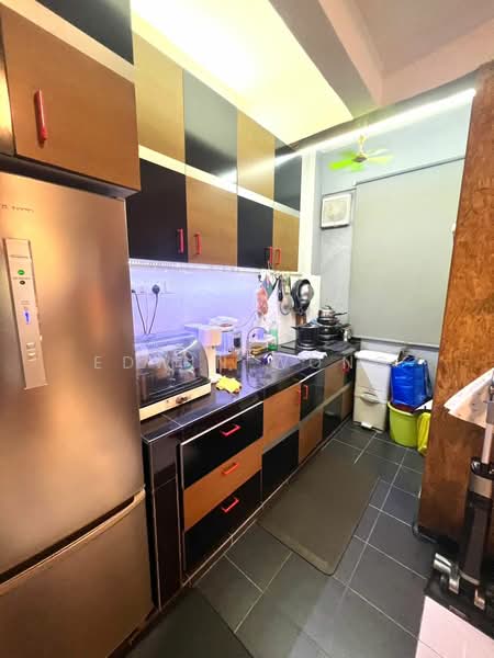 Apartment for Sale at Pangsapuri Merak - Edwin Wong - Kitchen - PropertyGuru.com.my