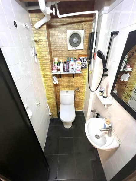 Apartment for Sale at Pangsapuri Merak - Edwin Wong - Bathroom - PropertyGuru.com.my