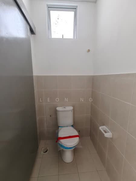 Shop / Office for Rent in Johor Bahru (Johor) - Leon Ng - Bathroom - PropertyGuru.com.my