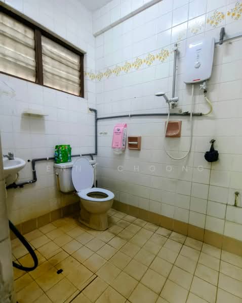 2-storey Terraced House for Sale in Ampang (Selangor) - Jenny Choong - Bathroom - PropertyGuru.com.my